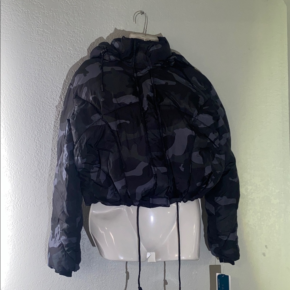 Short Puffer Jacket size M color Camo 
SEBBY - Picture 7 of 8